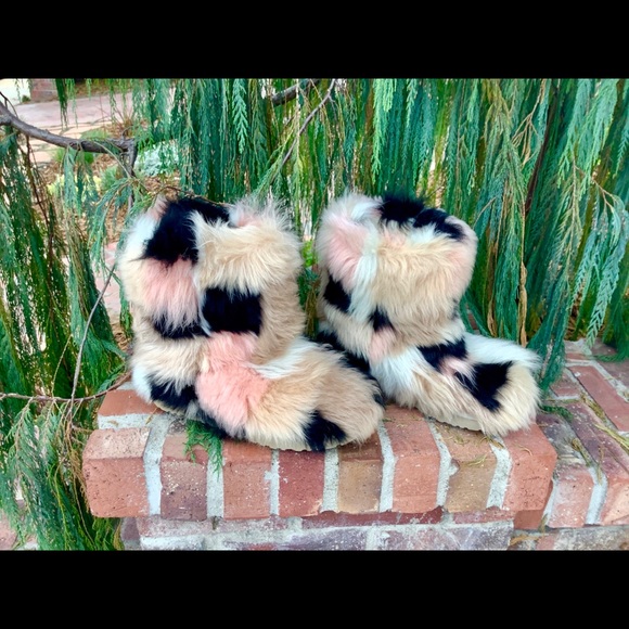 UGG Shoes - Rare UGG Fluff Momma Multicolor Boots Excellent 9